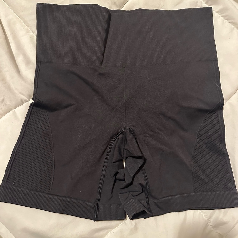 Never been worn lululemon bike shorts